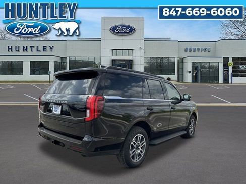 Used 2025 Ford Expedition Active AWD/4WD image 5