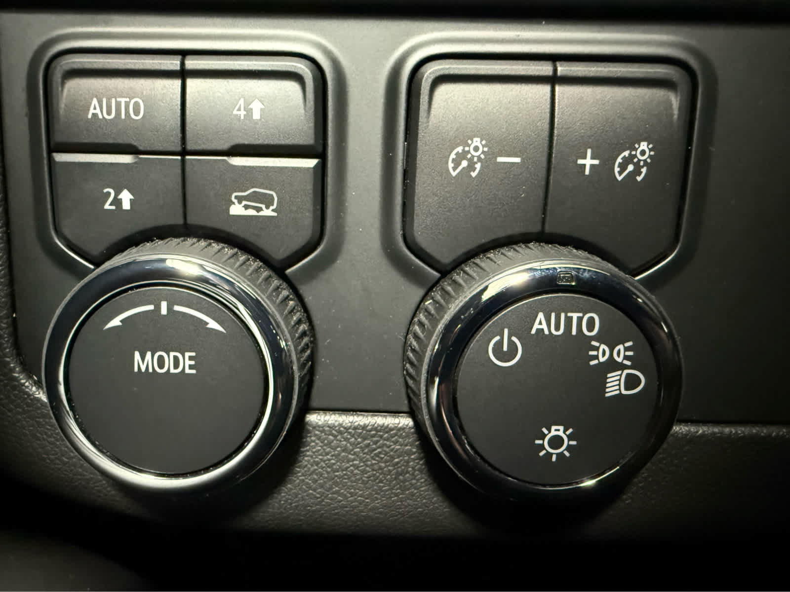 Used 2025 Chevrolet Tahoe LS AWD/4WD image 27