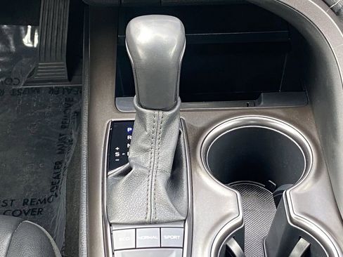 Certified 2023 Toyota Camry SE FWD image 32