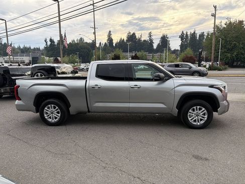 Used 2023 Toyota Tundra SR5 w/ SR5 Premium Package AWD/4WD image 8