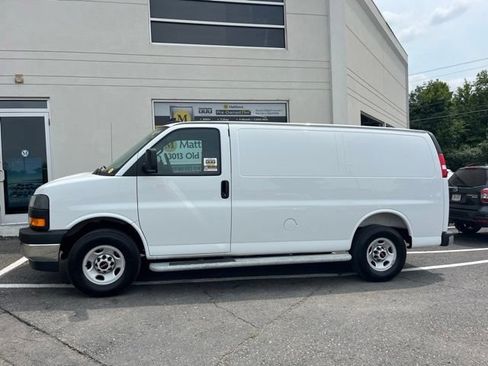Used 2025 GMC Savana 2500 w/ Driver Convenience Package RWD image 2