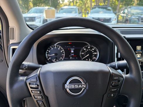 Used 2025 Nissan Frontier SV w/ Tow Package RWD image 18