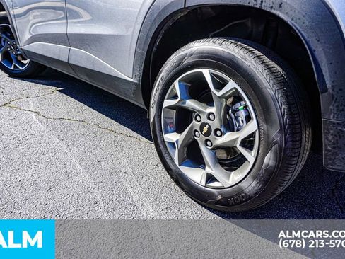 Used 2025 Chevrolet Trax LT w/ LT Convenience Package image 16