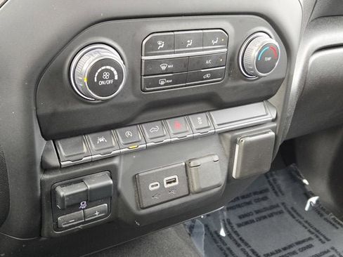 Used 2023 Chevrolet Silverado 1500 Custom image 26