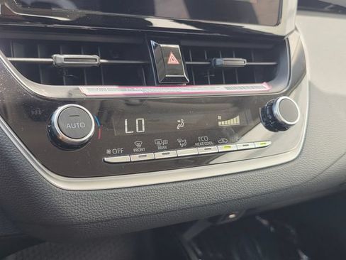 Used 2024 Toyota Corolla LE w/ LE Convenience Package FWD image 20