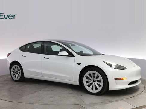 Used 2023 Tesla Model 3 Standard Range image 14