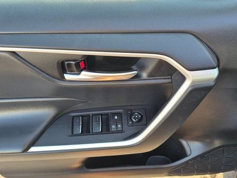 Used 2024 Toyota RAV4 XLE FWD image 17