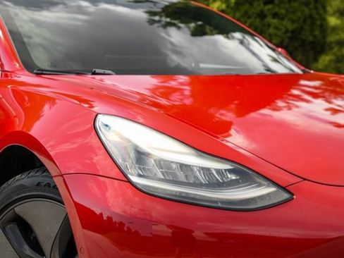 Used 2019 Tesla Model 3 Standard Range RWD image 8