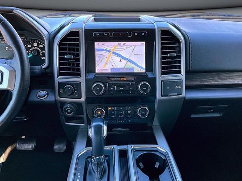 Used 2020 Ford F150 Lariat image 10