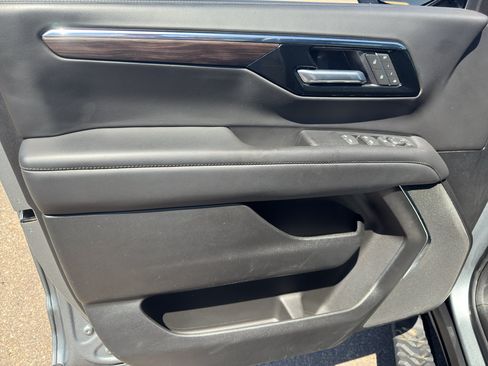 Used 2025 Chevrolet Tahoe Z71 AWD/4WD image 9