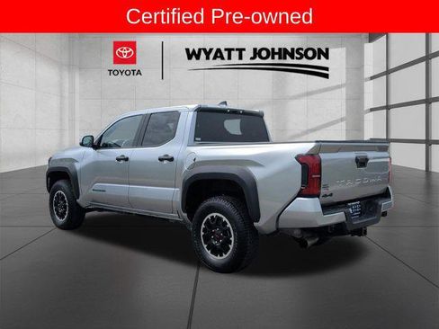 Certified 2025 Toyota Tacoma TRD Off-Road AWD/4WD image 3