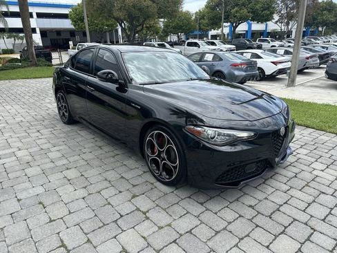 Used 2022 Alfa Romeo Giulia Veloce RWD image 16