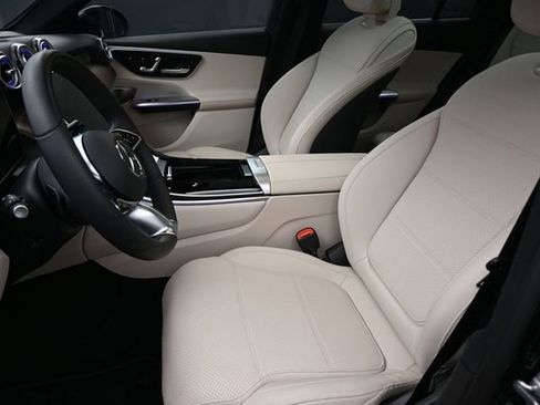 New 2025 Mercedes-Benz GLC 300 image 33