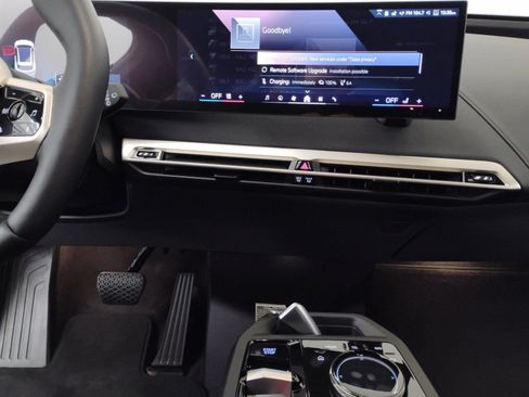 Used 2025 BMW iX xDrive50 w/ Sport Package image 25