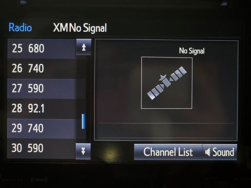 Used 2018 Toyota Tacoma TRD Sport image 38