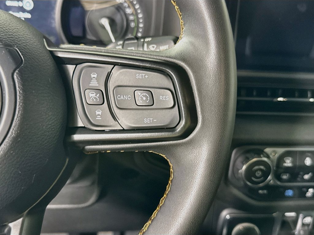 Used 2024 Jeep Wrangler Unlimited AWD/4WD image 21