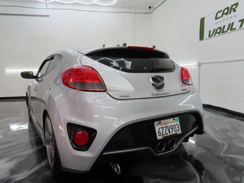 Used 2013 Hyundai Veloster Turbo FWD image 12