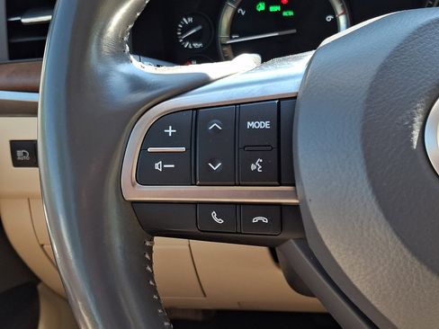 Used 2017 Lexus LX 570 4WD w/ Luxury Package image 24