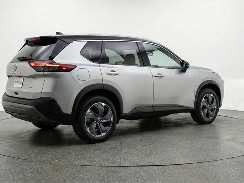 Used 2025 Nissan Rogue SV FWD image 9