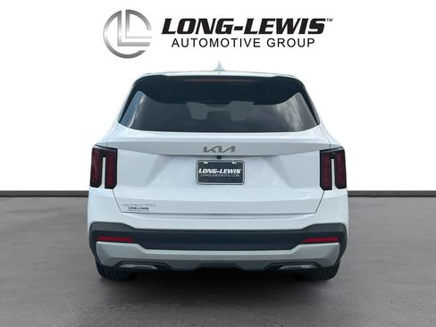 Used 2025 Kia Sorento LX FWD image 5