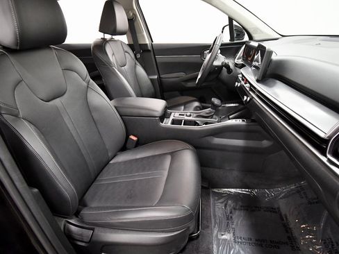 Certified 2025 Kia Sorento S image 18