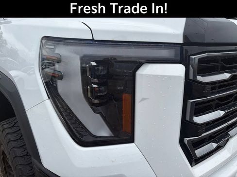 Used 2024 GMC Sierra 2500 AT4 w/ AT4 Premium Plus Package AWD/4WD image 5