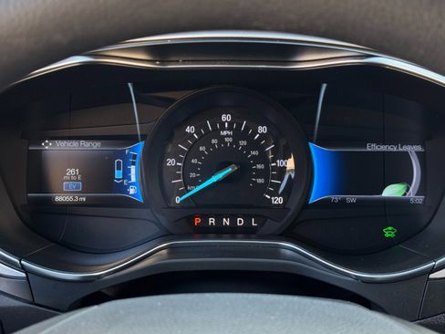 Used 2013 Ford Fusion SE FWD image 17