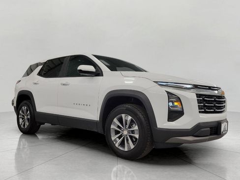 Used 2025 Chevrolet Equinox LT image 1