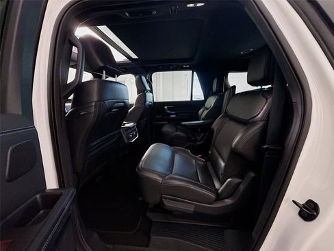 Used 2025 Ford Expedition Max Platinum w/ Stealth Performance Package AWD/4WD image 18