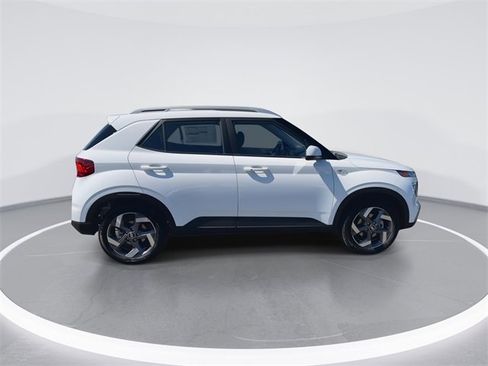 New 2026 Hyundai Venue SEL image 9