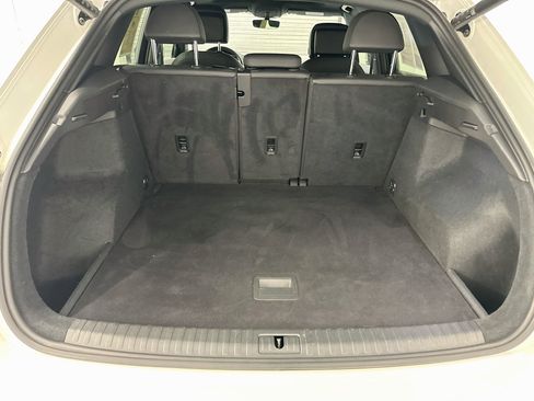 Used 2022 Audi Q3 2.0T Premium w/ Convenience Package AWD/4WD image 30