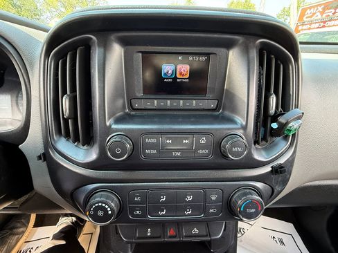Used 2017 Chevrolet Colorado W/T image 4