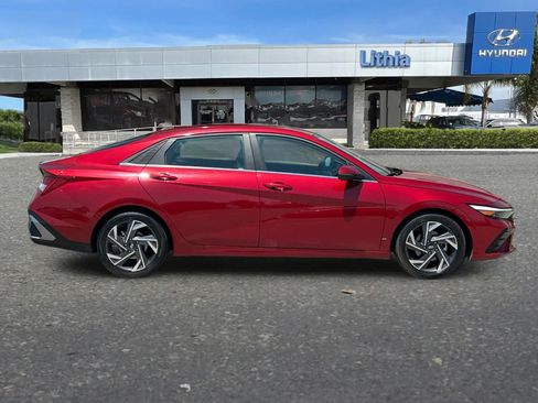 Used 2024 Hyundai Elantra Limited FWD image 9