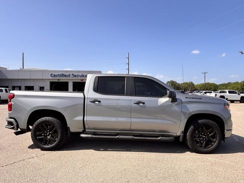 Used 2026 Chevrolet Silverado 1500 Custom w/ Turbomax Blackout Package RWD image 4