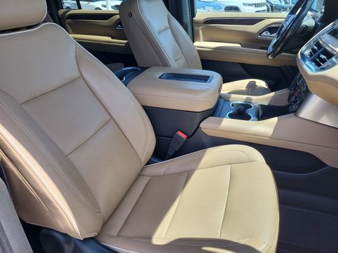 Used 2021 Chevrolet Suburban Premier image 10