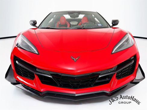 Used 2024 Chevrolet Corvette Z06 w/ Z07 Performance Package image 2