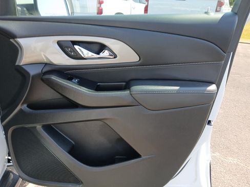 Used 2023 Chevrolet Traverse LT FWD image 24