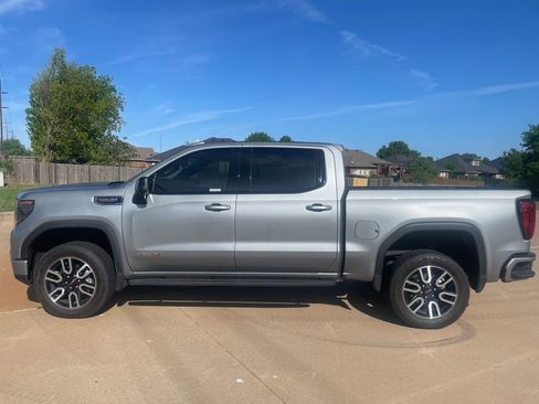 Used 2024 GMC Sierra 1500 AT4 w/ AT4 Preferred Package AWD/4WD image 8