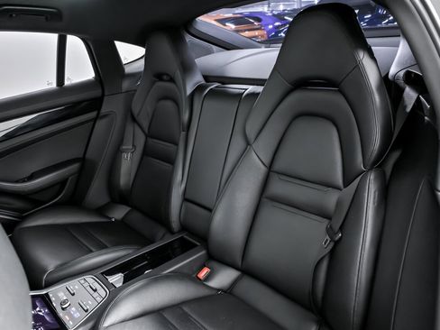 Used 2018 Porsche Panamera 4S image 25