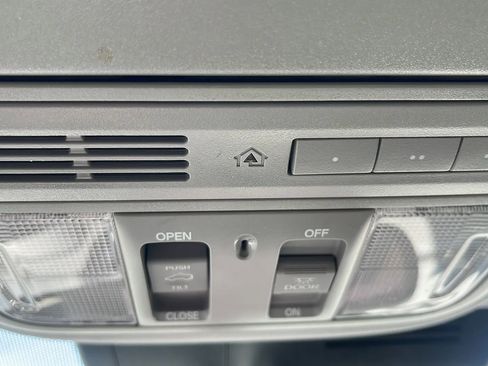Used 2018 Honda CR-V Touring image 13