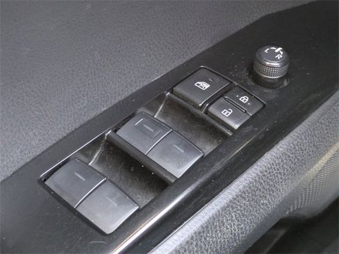 Used 2025 Toyota Camry SE image 23