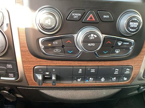 Used 2018 RAM 1500 Laramie image 20