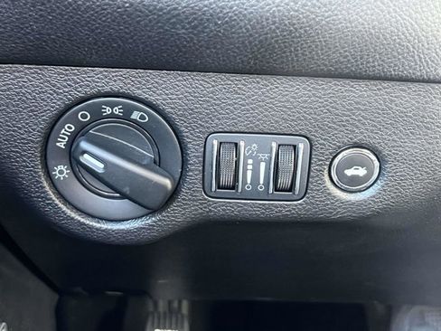 Certified 2023 Dodge Challenger SXT image 16