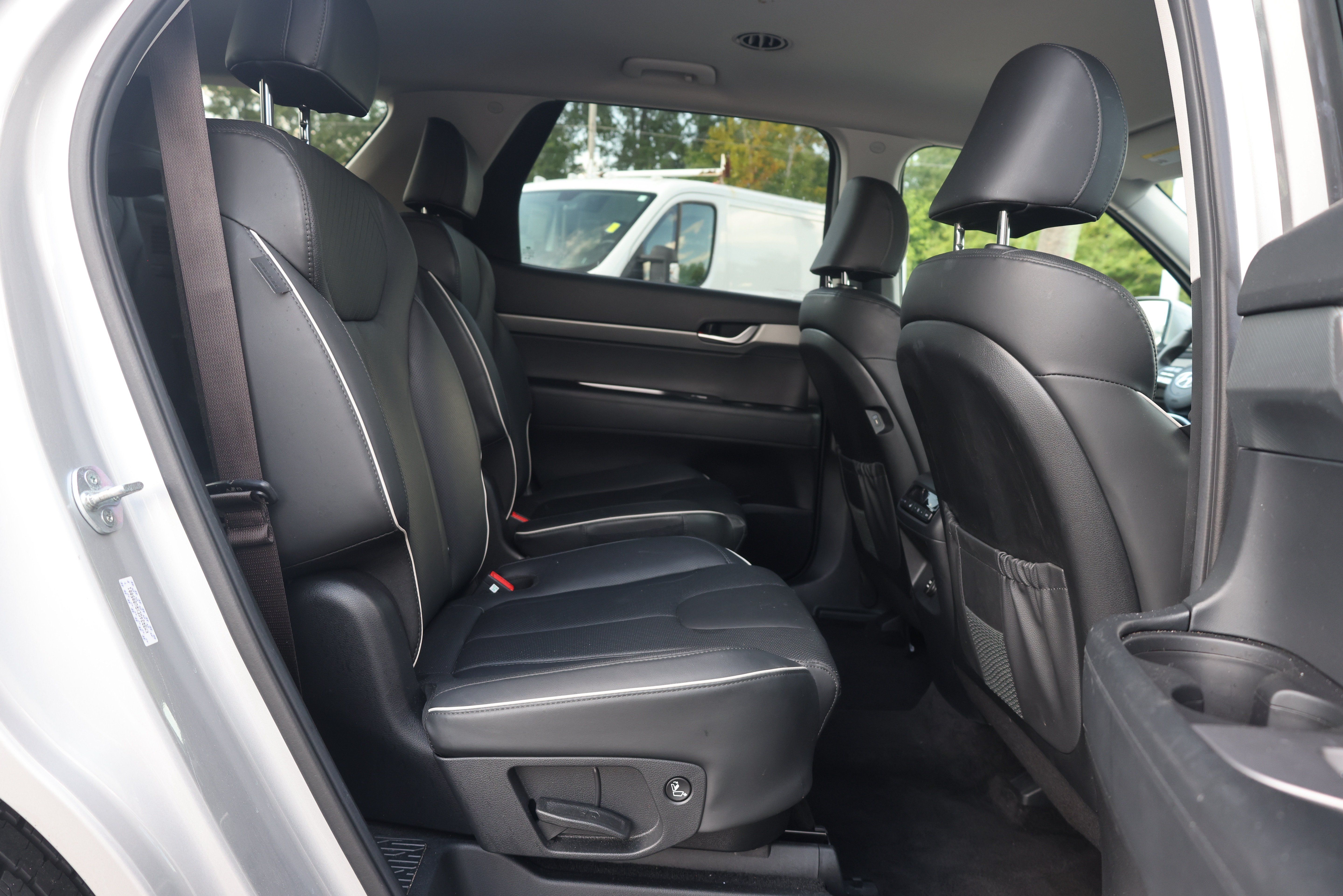 Used 2024 Hyundai Palisade SEL FWD image 19
