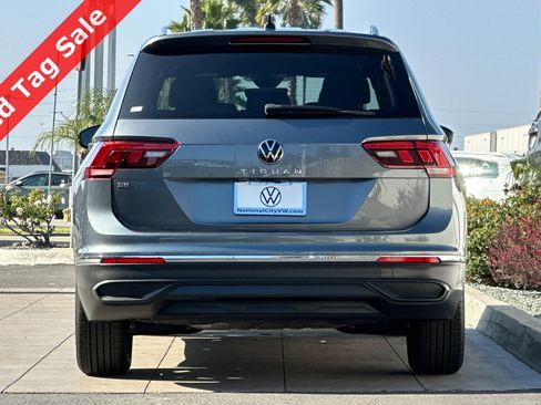 Certified 2022 Volkswagen Tiguan SE w/ Panoramic Sunroof Package image 6