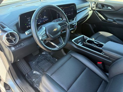 Used 2025 Chevrolet Equinox LT w/ Convenience Package II AWD/4WD image 12