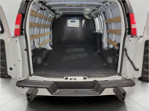 Used 2024 Chevrolet Express 2500 w/ Driver Convenience Package image 16