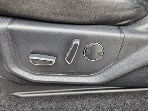 Used 2019 Ford F250 Lariat w/ Lariat Ultimate Package AWD/4WD image 9
