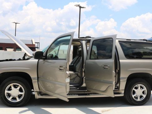 Used 2001 GMC Yukon XL Denali AWD/4WD image 72