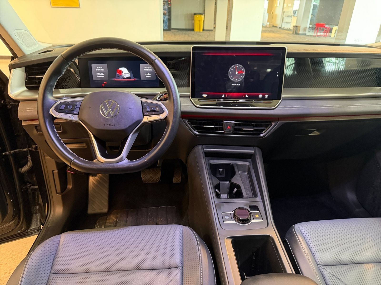 Used 2026 Volkswagen Tiguan SE FWD image 34